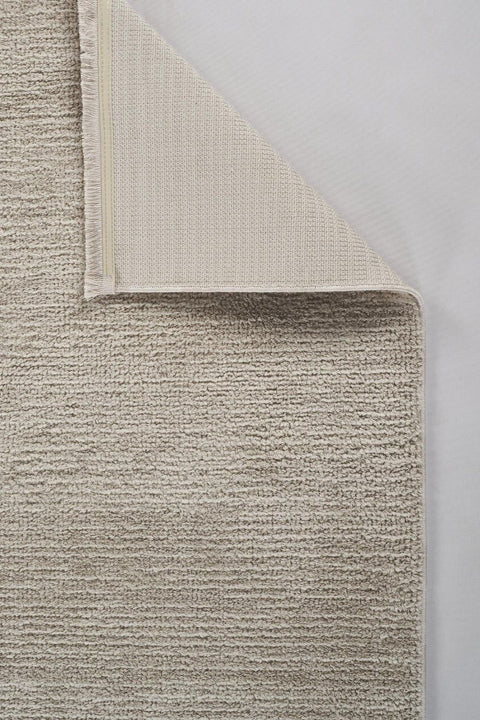 Morien Serisi Krem Renk Yumuşak Makine Halısı AP-8421