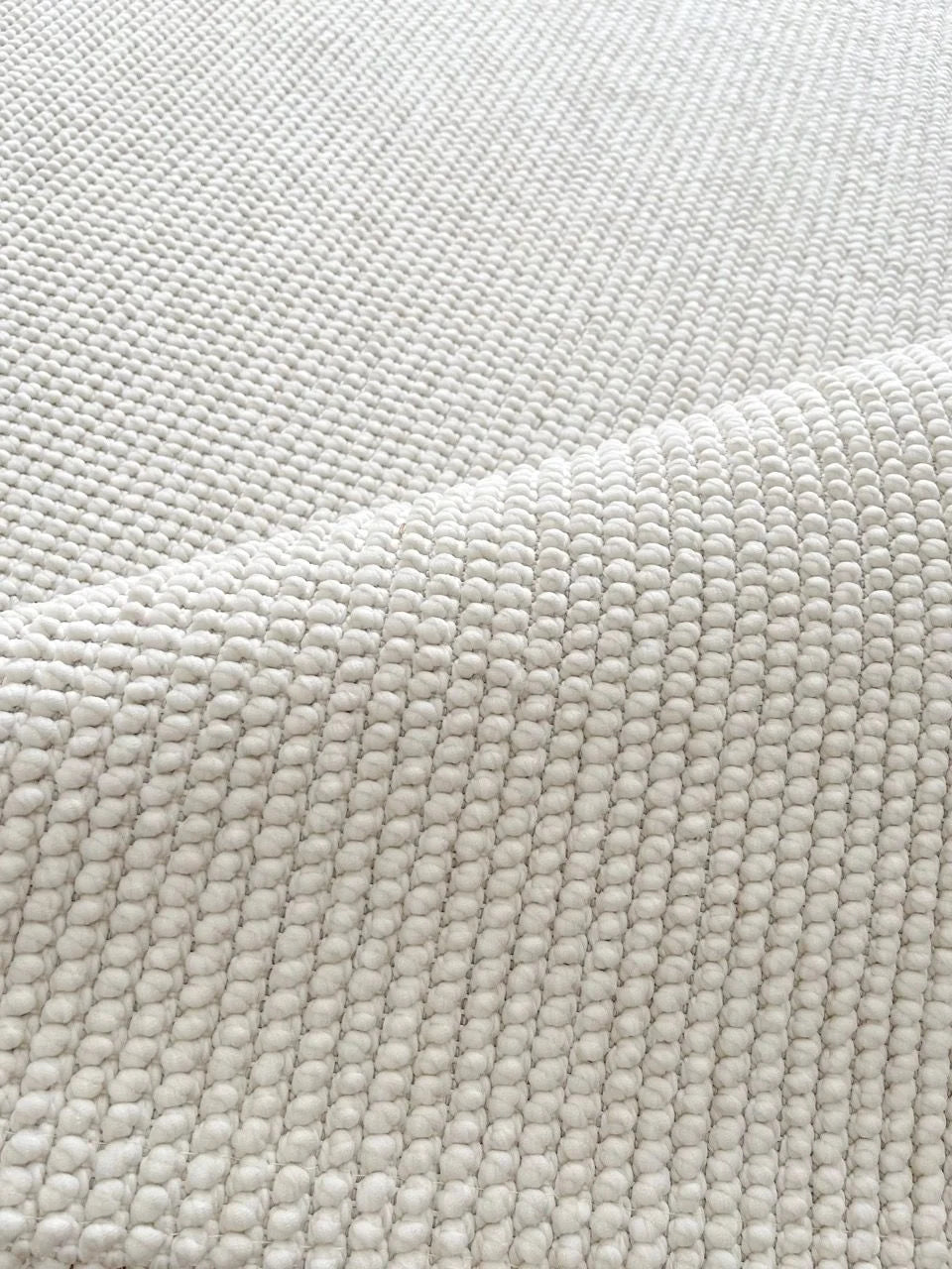 Clam Serisi Bukle Modern Ekru Renk Halı NX-3008K