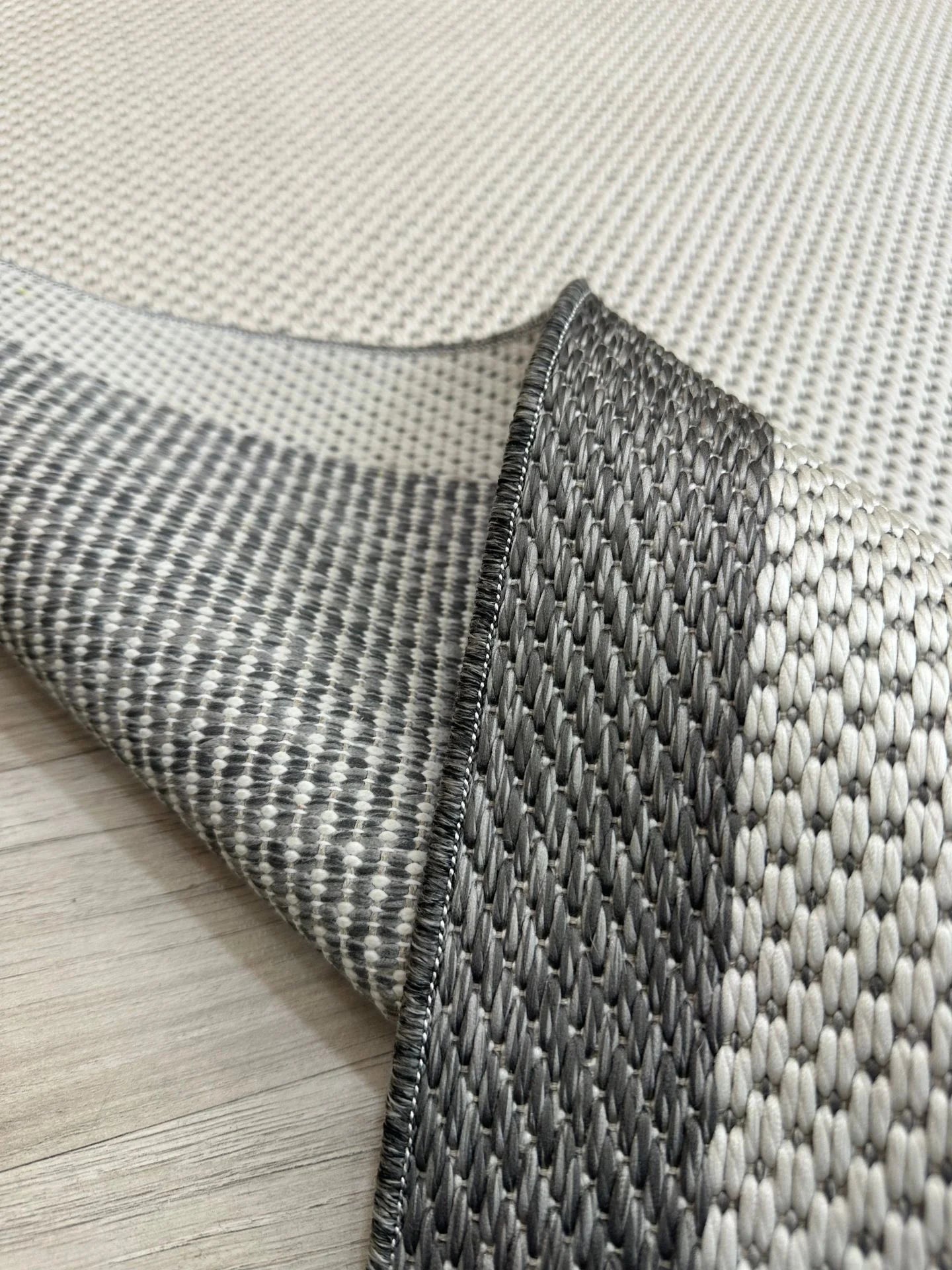 Alfa Serisi Makinede Yıkanabilir Beyaz/Gri Sisal Halı NX-10