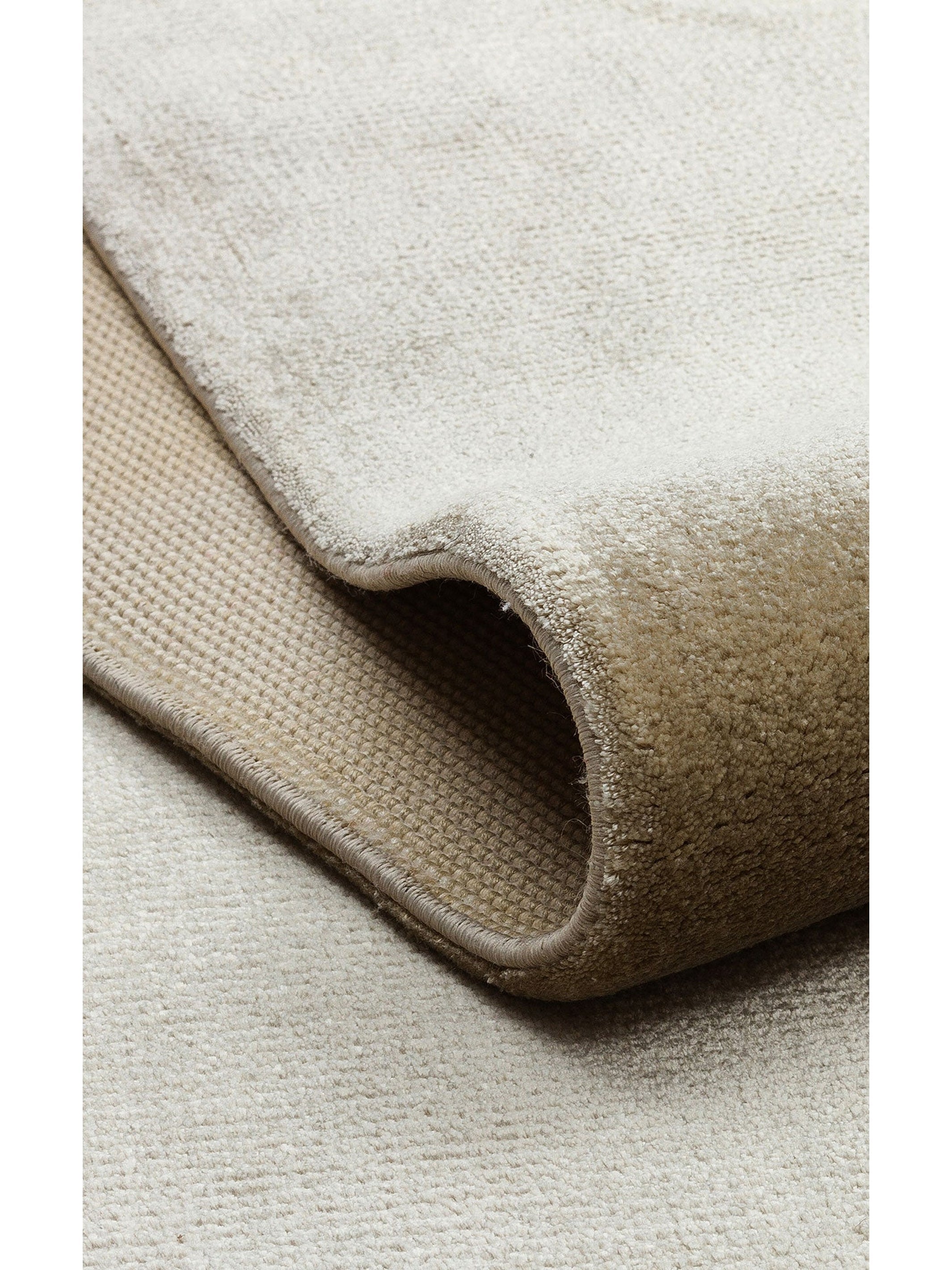 Oushak Plain %100 Naturel Düz Renk El Emeğiyle Özel Tezgahlarda Üretilen Viskon Uşak Halısı PLNLAT